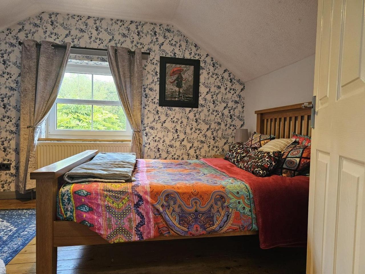 The Cottage Govilon Luaran gambar